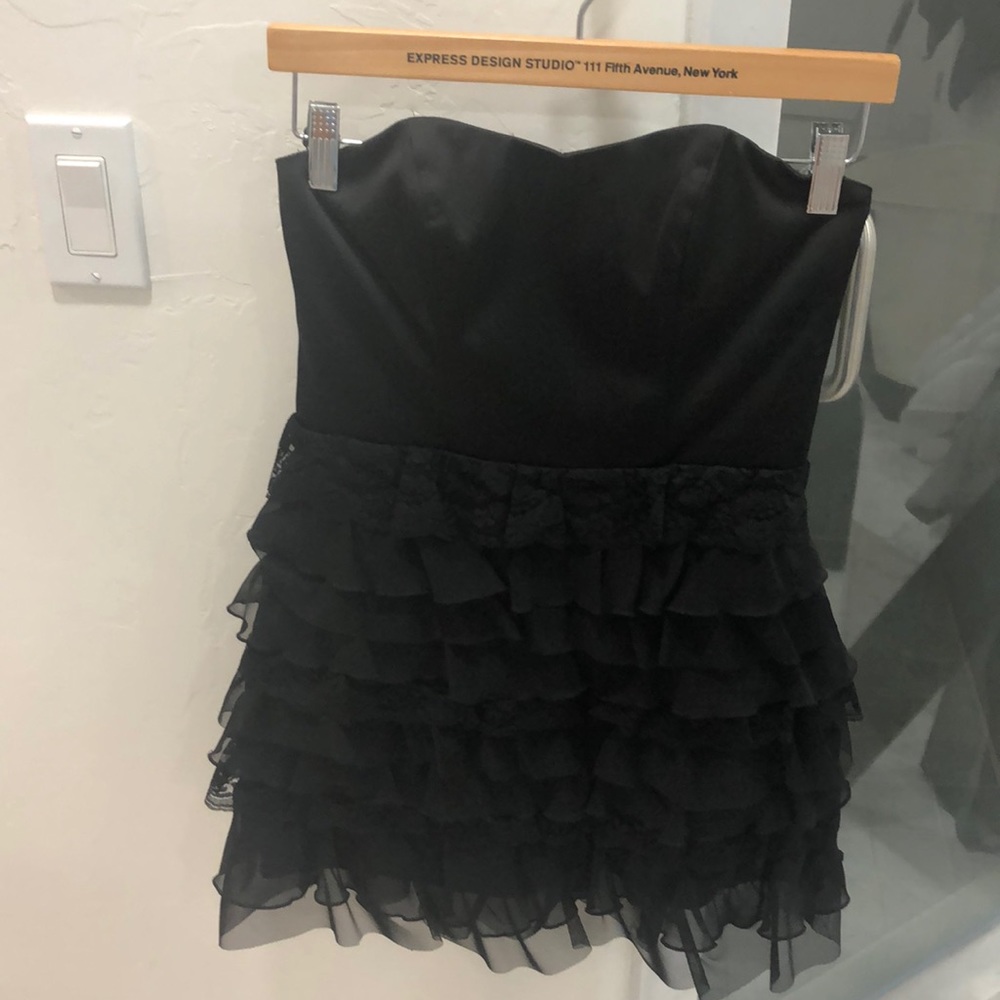 Express sweetheart neck strapless dress